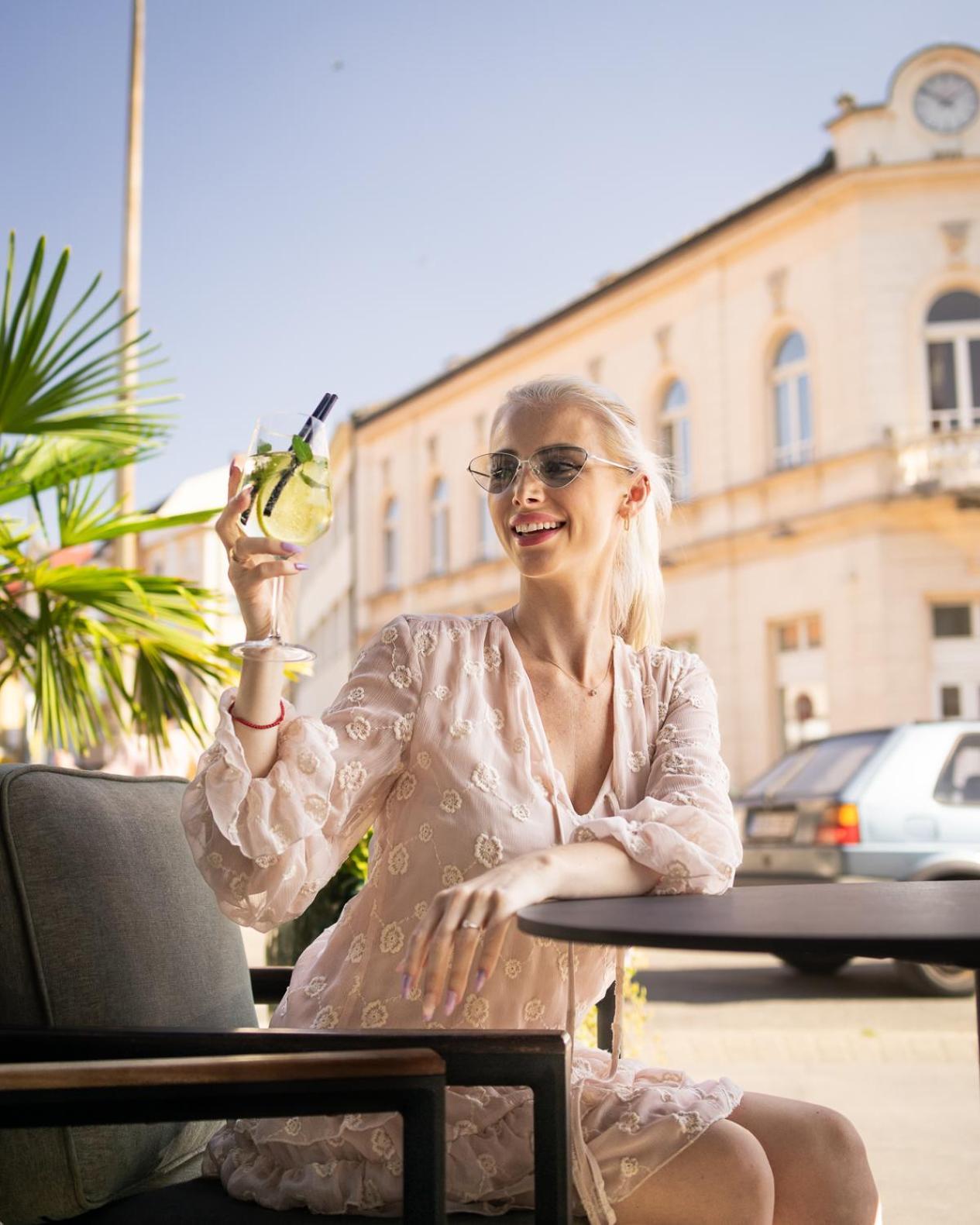 Hotel Balkan Centar Μπιέλινα Εξωτερικό φωτογραφία